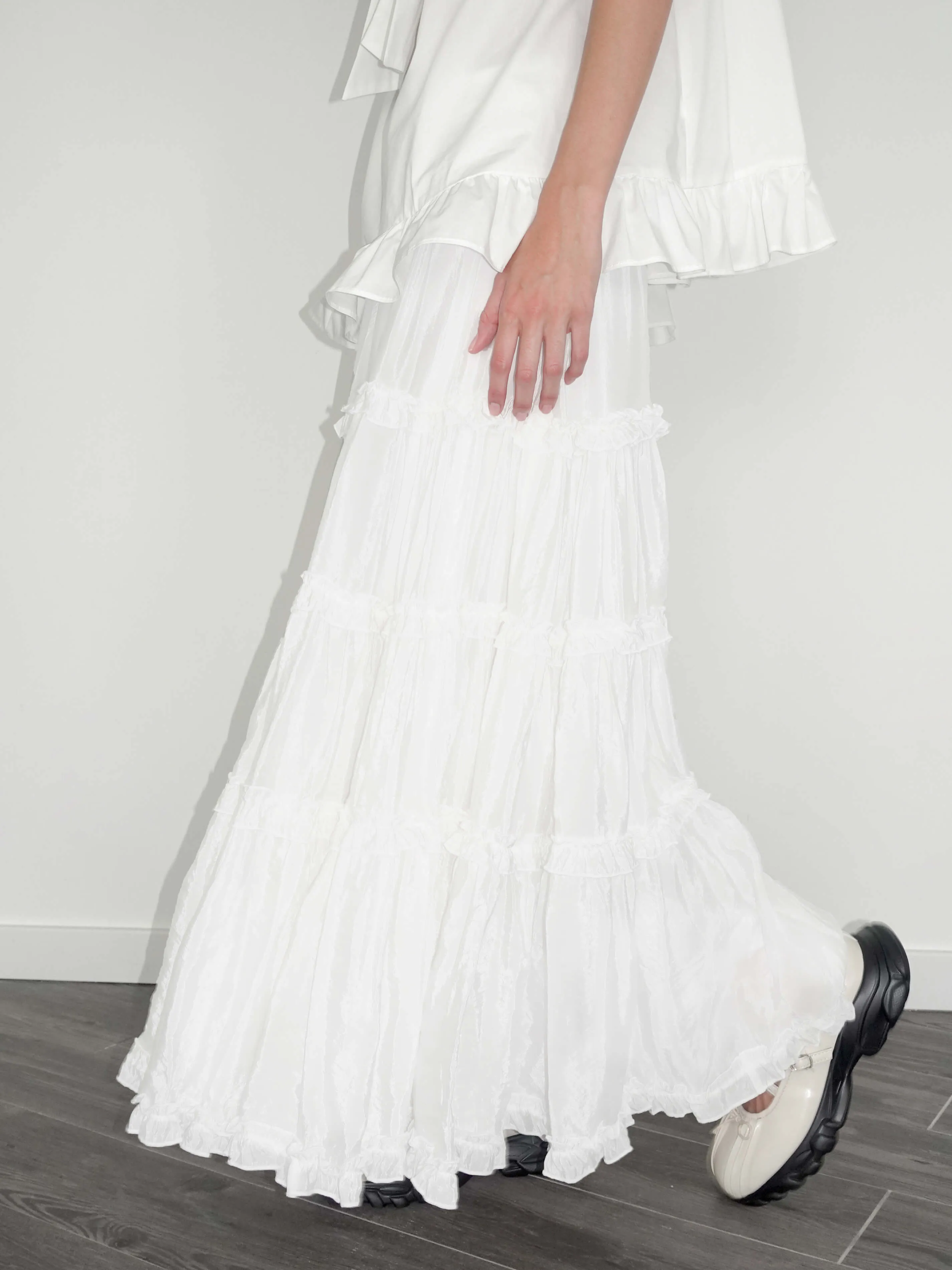A-line Ruffled White Cake skirt