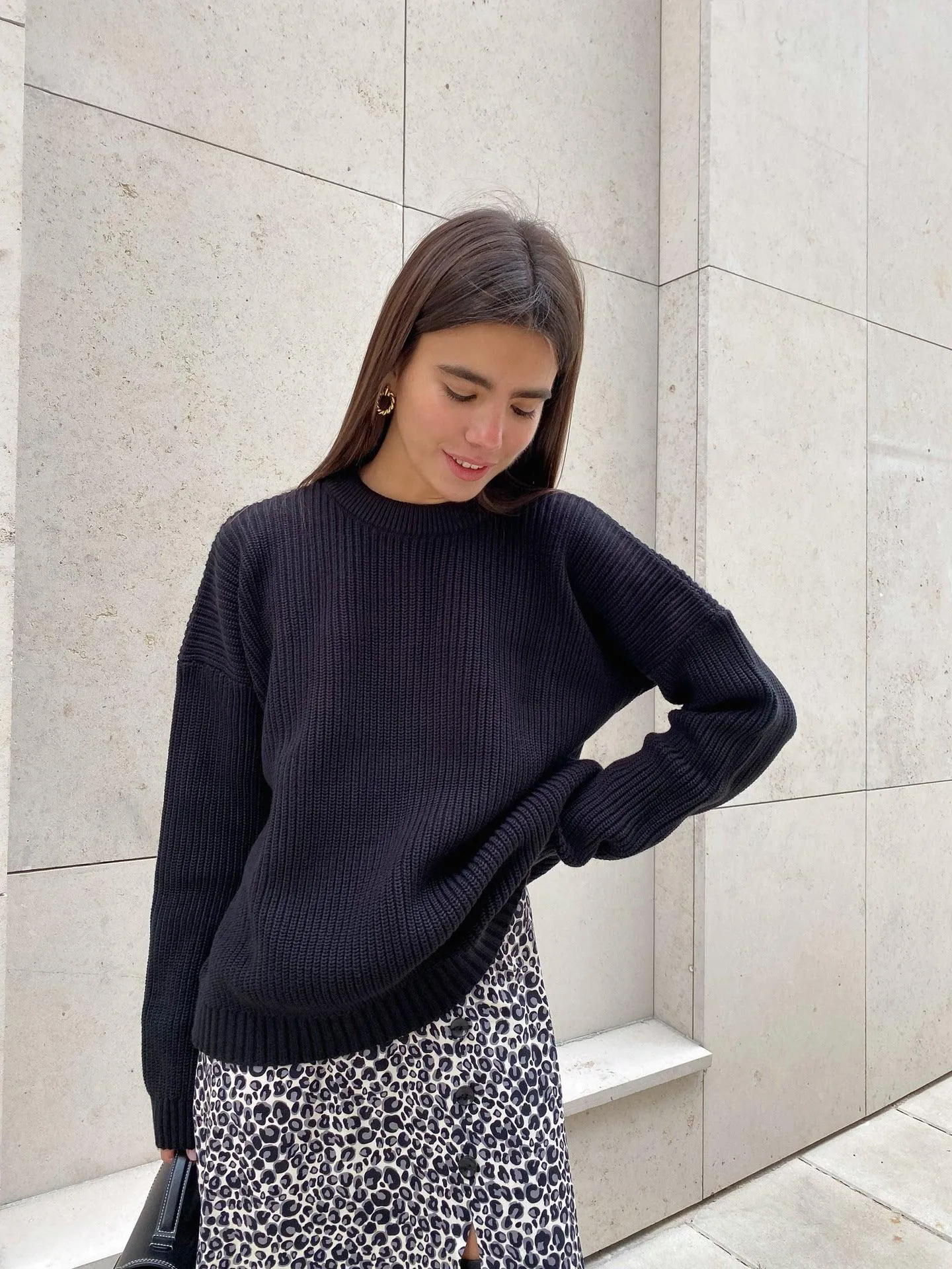 Loose Solid Color Sweater for Casual Comfort