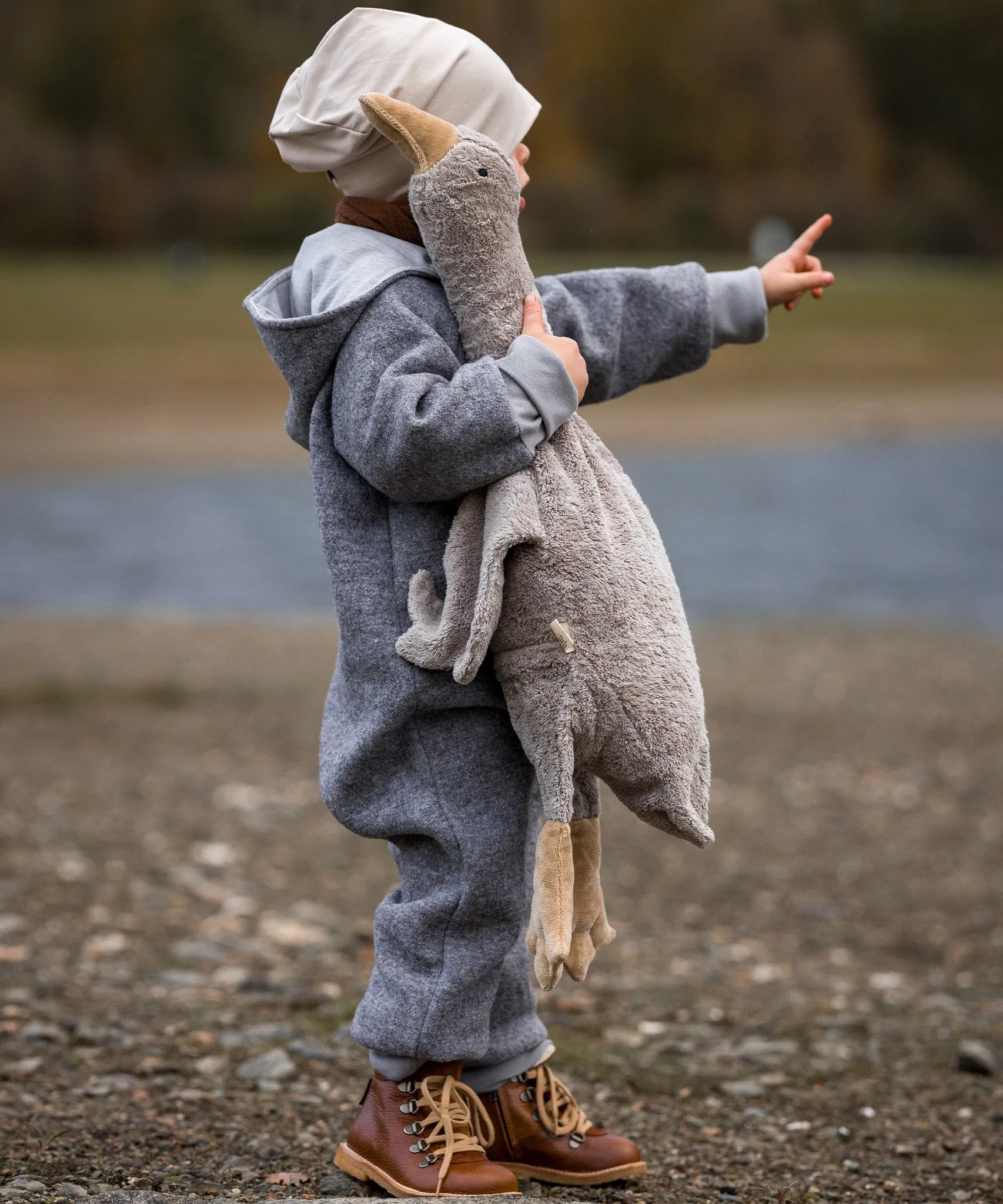 Senger Large Cuddly Goose - Grey